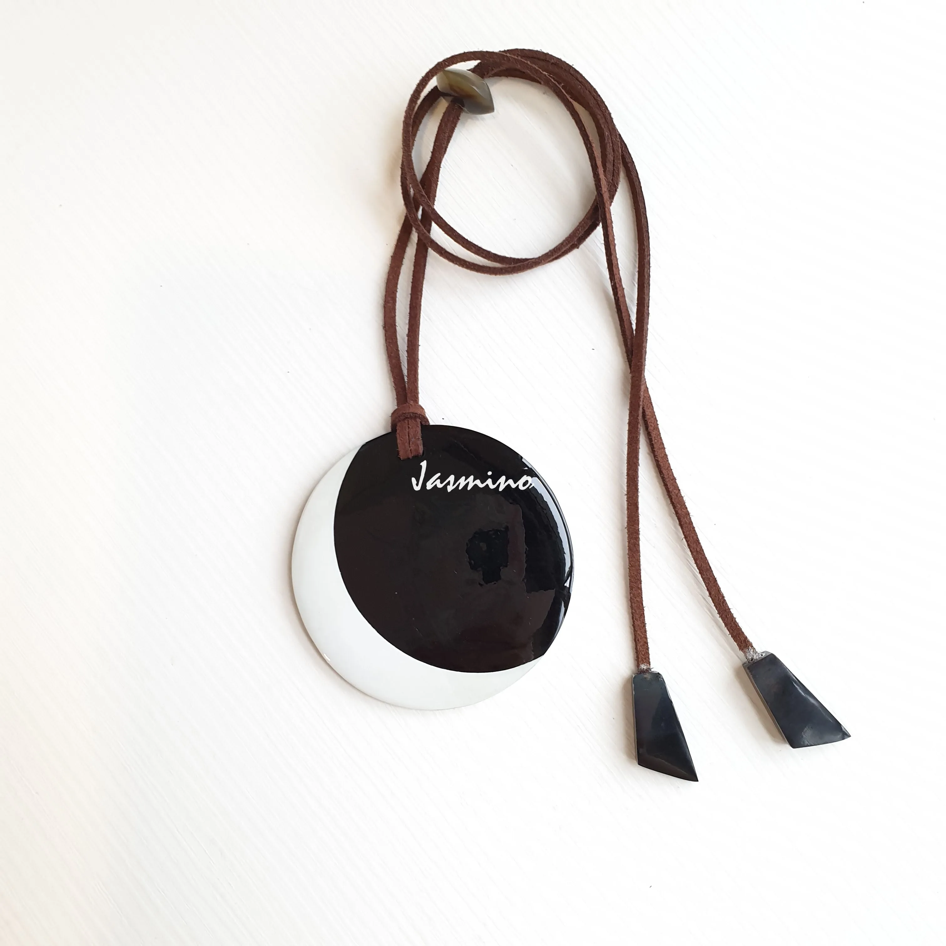 Circular Handmade Pendant J17597, Made by Buffalo Horn and Lacquer