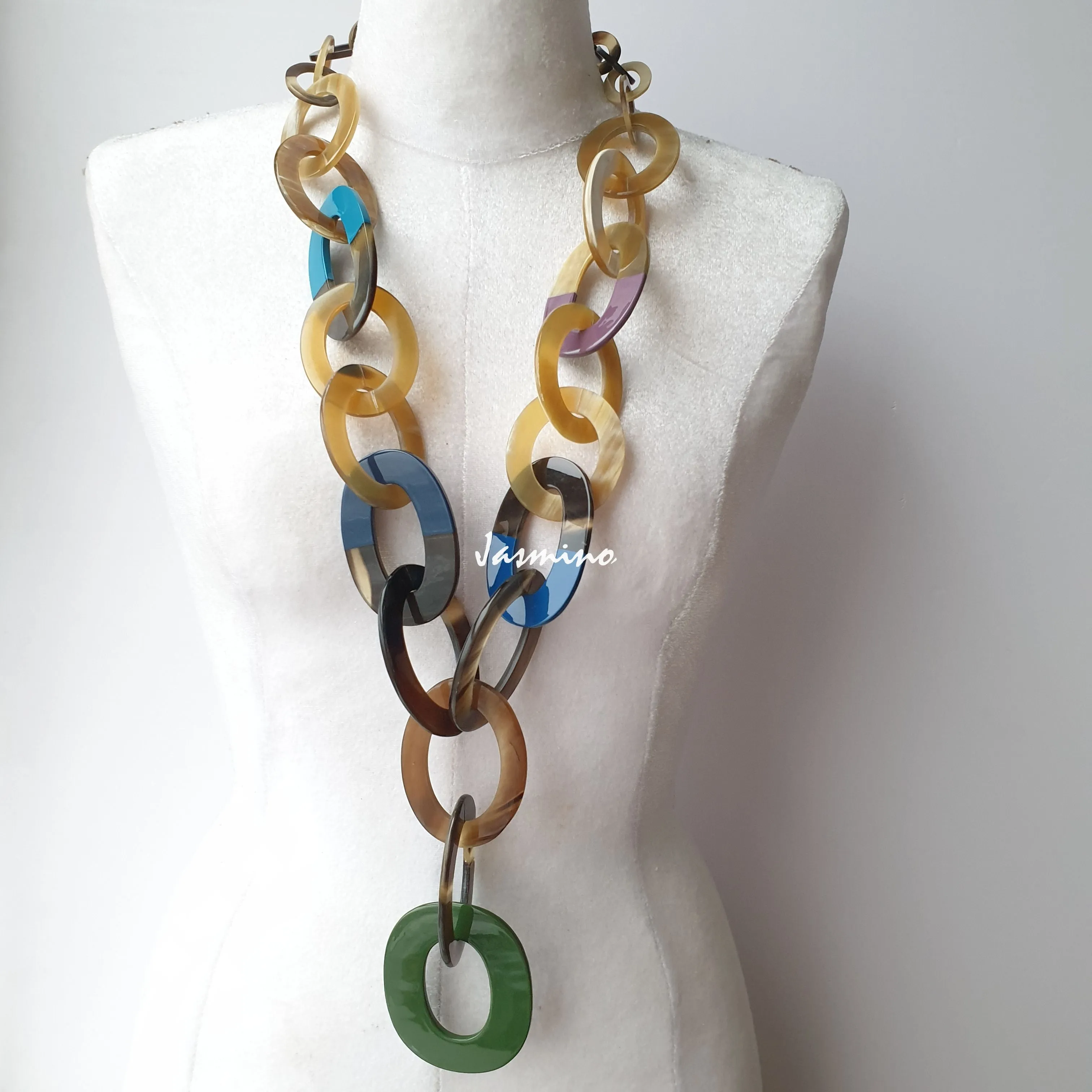 Colorful and Trendy Necklace J18035, Made by Natural Buffalo Horn and Lacquer