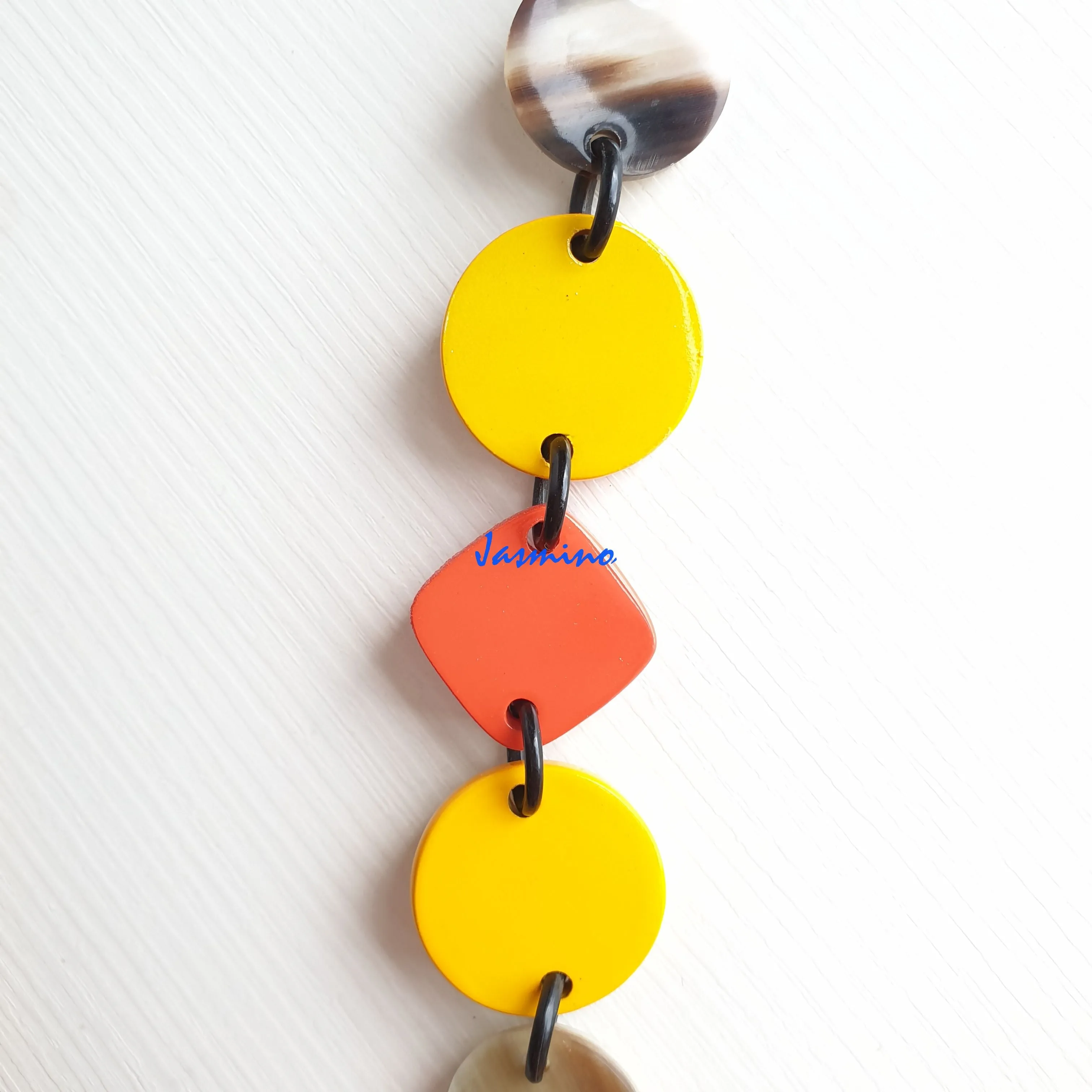 Elegant Handmade Jewelry J17914, Made by Natural Buffalo Horn and Lacquer