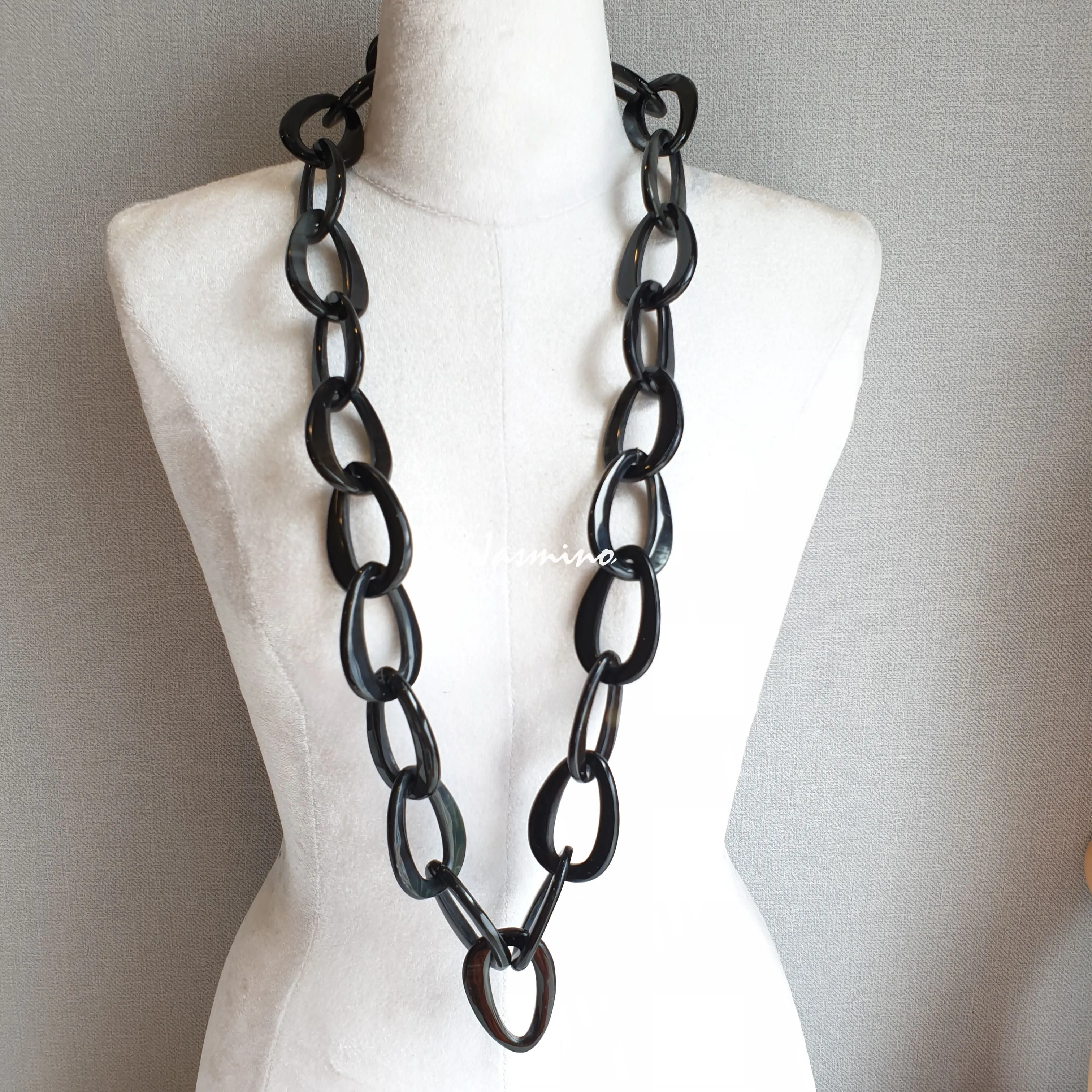 Elegant Trendy Necklace J17387, Made by Natural Buffalo Horn and Lacquer