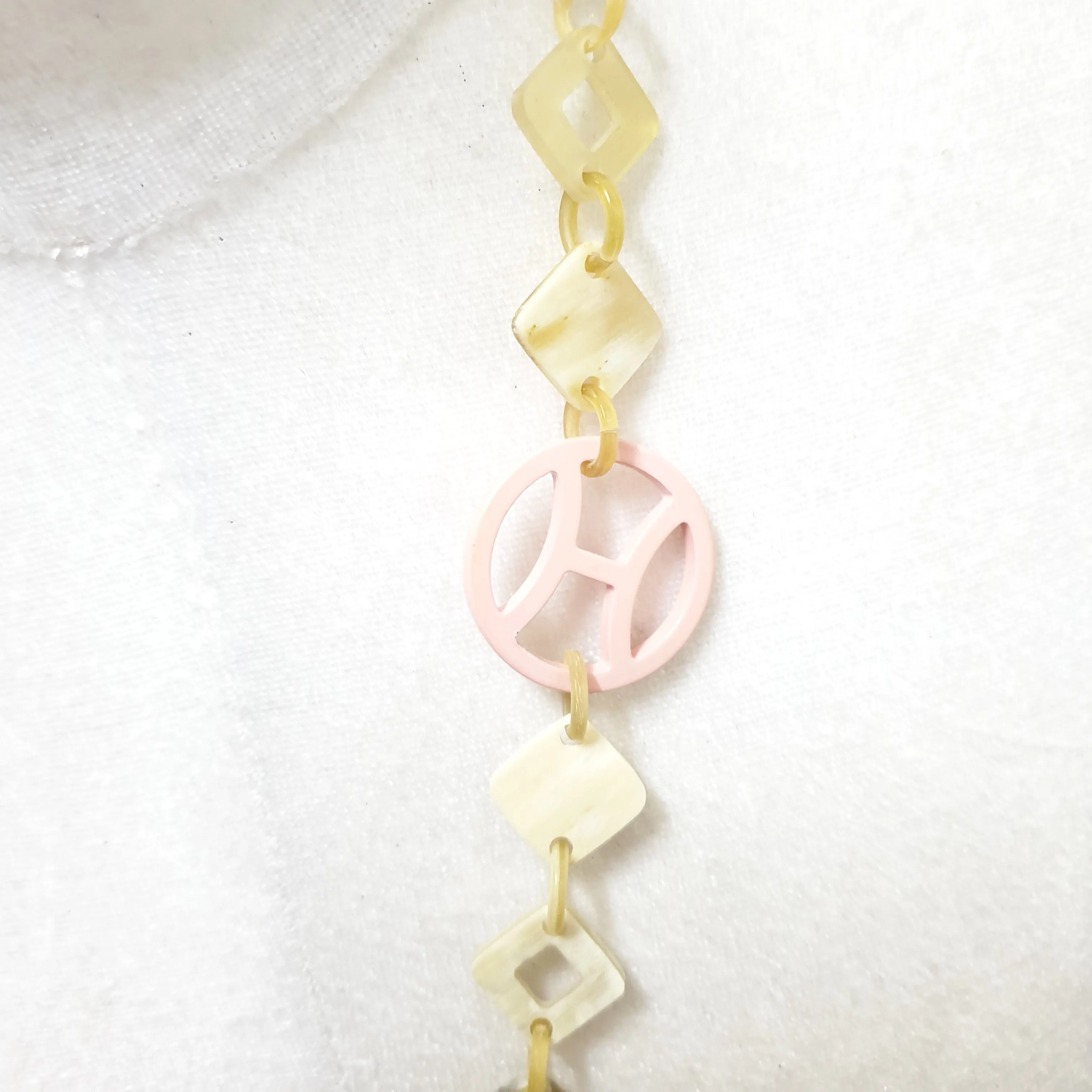 Trendy Handmade Necklace J18221, Made by Buffalo Horn and Lacquer