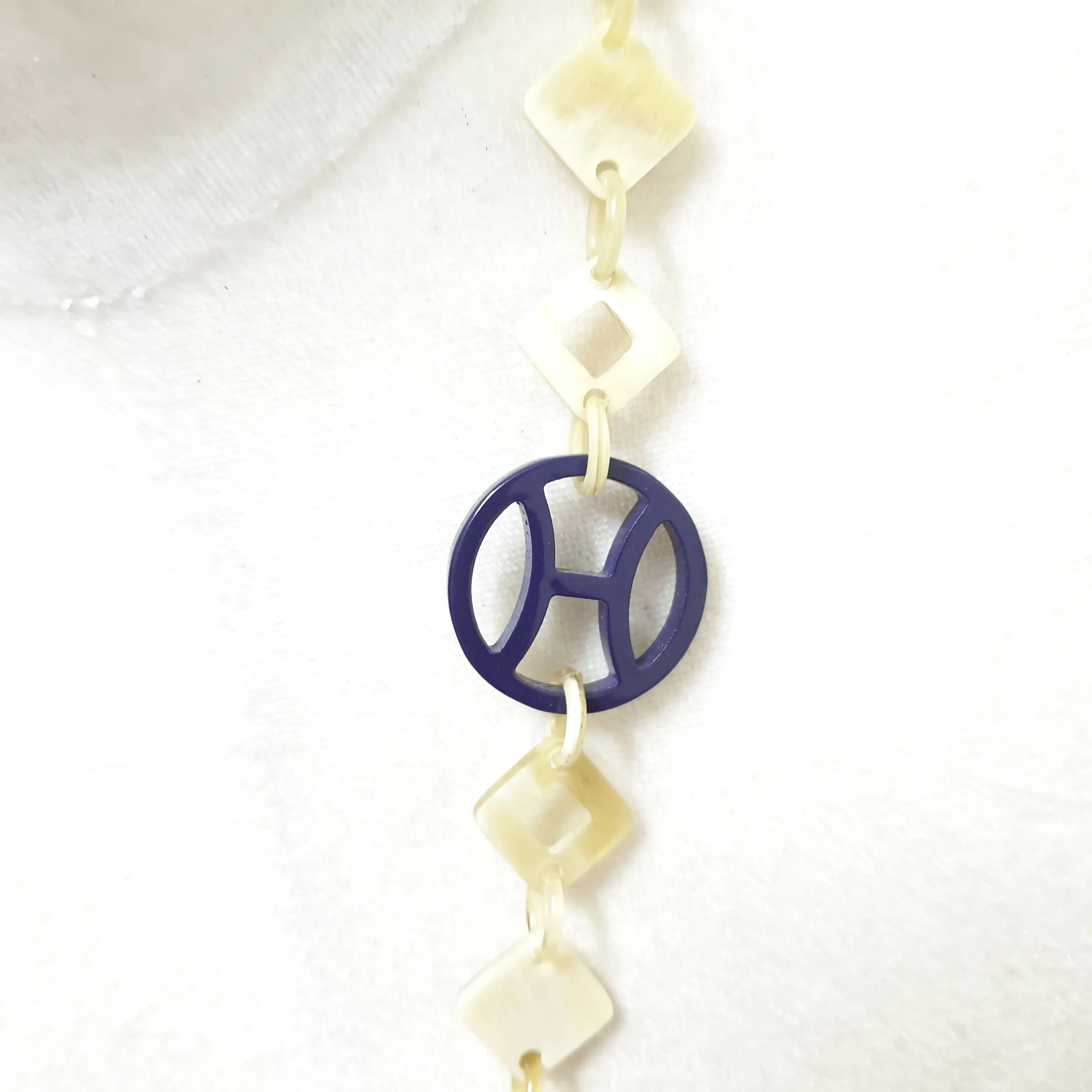 Trendy Handmade Necklace J18221, Made by Buffalo Horn and Lacquer