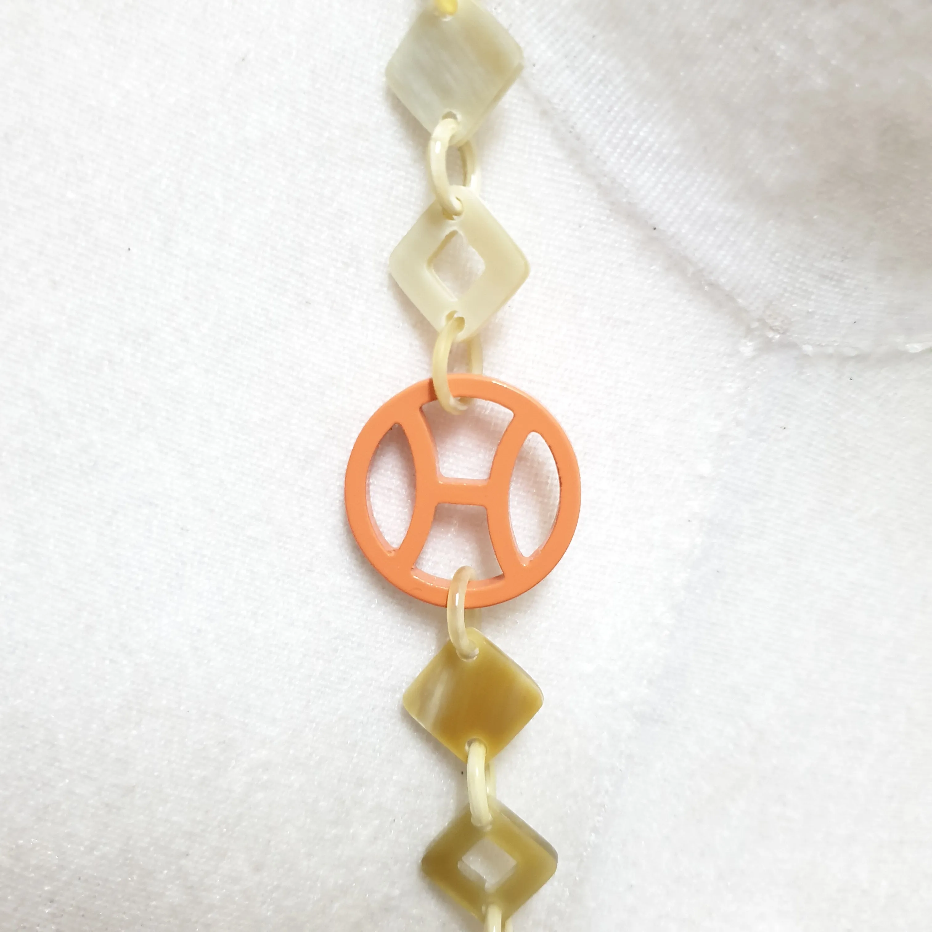 Trendy Handmade Necklace J18221, Made by Buffalo Horn and Lacquer