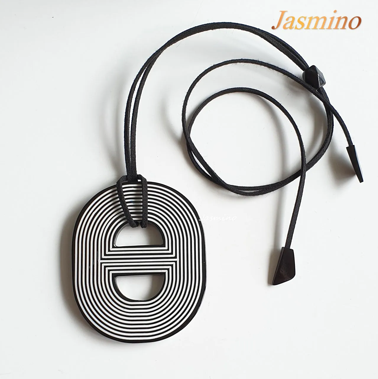 Unique Natural Pendant J17451, Handmade Buffalo Horn Product from Vietnam