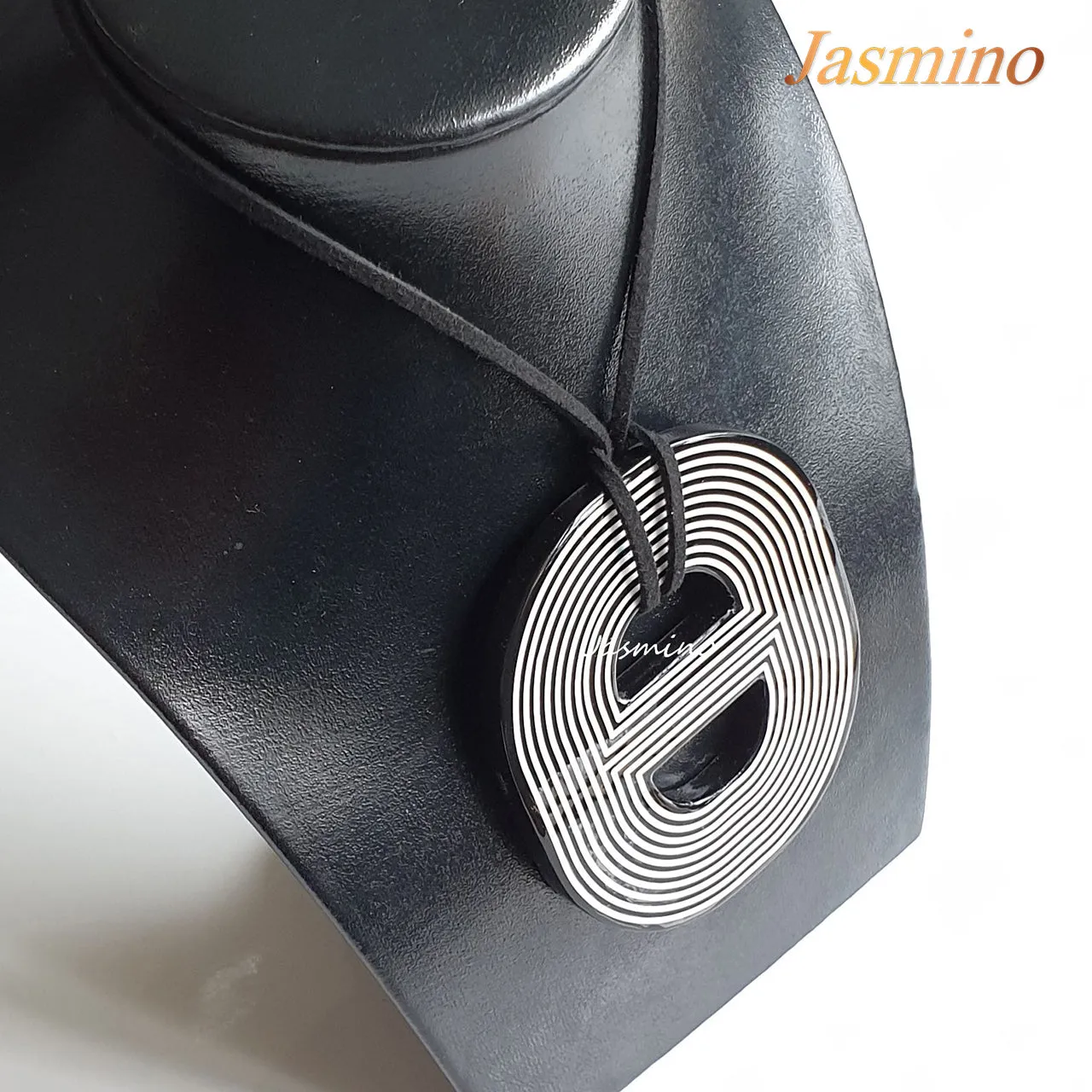 Unique Natural Pendant J17451, Handmade Buffalo Horn Product from Vietnam