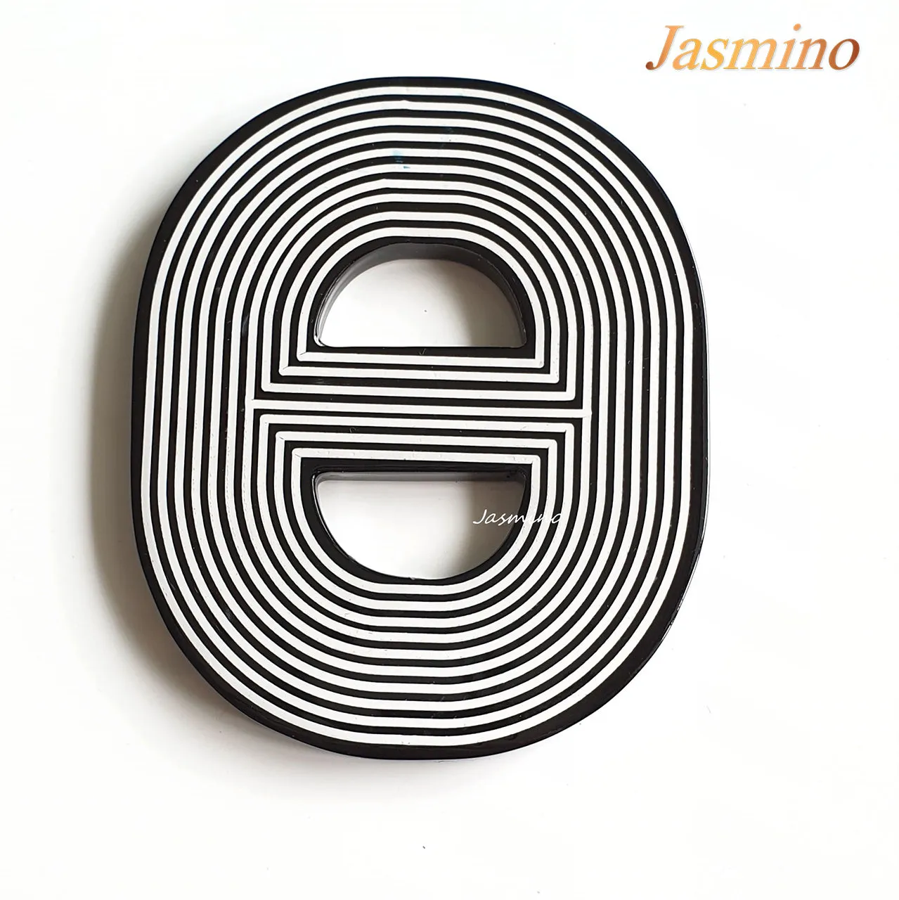 Unique Natural Pendant J17451, Handmade Buffalo Horn Product from Vietnam